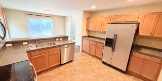 Spacious 3-Bed/2.5-Bath Home in Lake Stevens for $3150!  Ready for Move in! Gallery 4