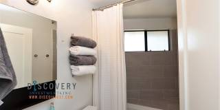 Centrally Located Mid-Century Contemporary Home Centrally Located Mid-Century Contemporary Home Gallery 15