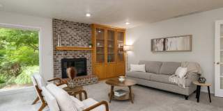 Elmonica Luxury! 4BD/3BTH w/ 3-Car Garage + A/C + Oversized Backyard + Pets Welcome! Gallery 12