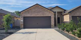 3/2 Duplex in Seguin Gallery 1
