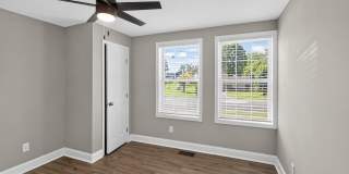 Charming 2BR Duplex in Oak Ridge Gallery 3