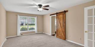 Spacious 4BR House in Columbia Gallery 17