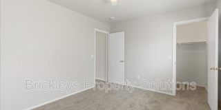 2413 E Hazeltine Way Gallery 34