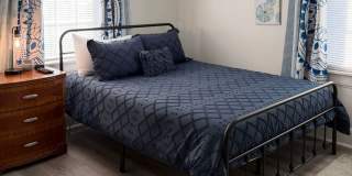 Furnished 2 bed 1 Bath Home Gallery 7