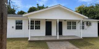 2BR/1BA Macon Rental with Washer & Dryer Included Gallery 1