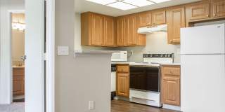 Meadow Glen Apartments Gallery 34