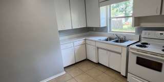 Beautiful 3BR/1BA Lakeland Home with Bonus Room Near Southeastern University! Gallery 8
