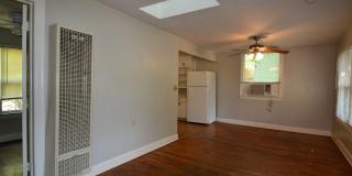 Funky East Side 2 Bedroom Gallery 6