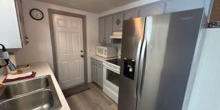 Beautiful 2 bedroom home with fenced in backyard Gallery 13