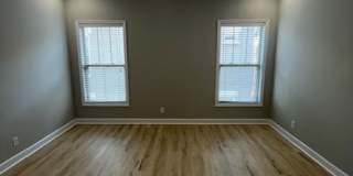 Beautiful modern upstairs condo with 2 full baths! Pet-friendly, with generous parking! Gallery 17