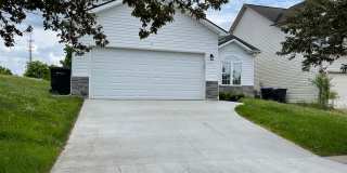 Lovely Single Family House with New Flooring & Paint! 2-Car Garage Gallery 3