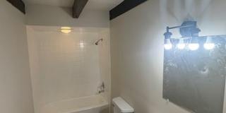528 Henrietta Gallery 37