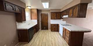 Available NOW Spacious Home for Rent! Gallery 10