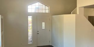 Remodeled End-Unit Townhome @ Village at Elk Run | 3 Bed, 2.5 Bath + 2-Car Garage Gallery 6