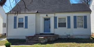 Adorable 3 Bedroom Bungalow Across from Mercy Hospital $1395!!! Gallery 1