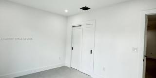 524 NE 65th St Gallery 13