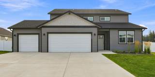 Spacious 5-Bedroom with Loft with 3-Car Garage Gallery 1