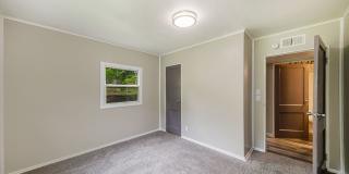 Cute Remodeled Two Bedroom 1 Bathroom Bungalow! Gallery 10
