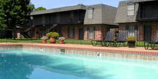 Chateau Apartments Gallery 15