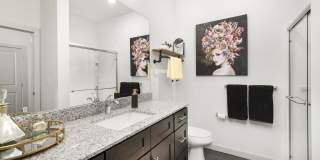 Madamore Gallery 25