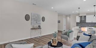 705 E Hanna Street Gallery 4