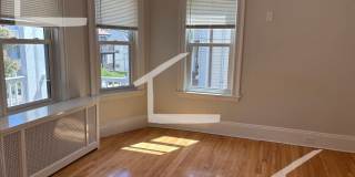Nice 3 bed in oak square Gallery 3