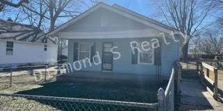 Spacious 2 Bedroom Home - Fenced Yard! Spacious 2 Bedroom Home - Fenced Yard! Gallery 1