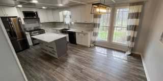 Beautifully remodeled 3 bedroom, 2.5 bath, 2 car garage Gallery 5