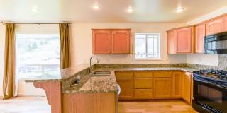 Beautiful 3 bed/2.5 bath single family home w/attached 2 car garage Gallery 22