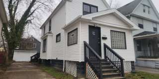 Charming 3-Bedroom Property in Prime Location Gallery 1