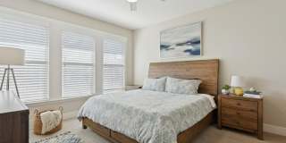 1400 E Bethany Home Road Gallery 21