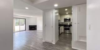 Gorgeous 2 Bed/2 bath apartment in excellent Sherman Oaks area! Gallery 1
