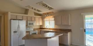 Coming soon!  Long Term unfurnished - Pool home - Pets with owner approval Gallery 4