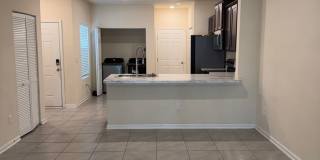 Spacious 2-Bedroom Townhome Near River City Gallery 5