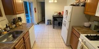 Southside Flats 3 bedroom! Central AC! Washer and Dryer Included! Available 8/7 Gallery 4