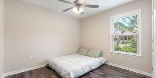 Like New in Heart of Crestview - AVAILABLE IN MAY! Gallery 17