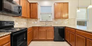 Pfabulous 3 Bedroom, 2.5 Bath, 2-Story Home In Pflugerville Gallery 14