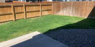 Beautiful 3 Bed, 2.5 Bath Large Townhome Gallery 6