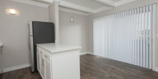 Monterey Townhouse Gallery 56