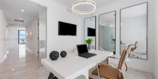 100 E Las Olas Blvd Gallery 24