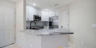 Luxury Condo In Desirable Salt Lake Community Gallery 5