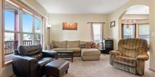 3 Bed House w/ Garage, Laundry, & Fenced Yard! Gallery 5
