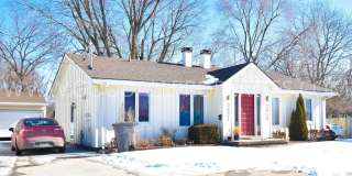 2 Bedroom One Bath Duplex with garage 2 Bedroom One Bath Duplex with garage Gallery 1