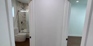 205 1/2 W. Colden Ave Gallery 4