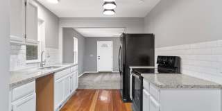 3  bed/2 bath, 1863 sqft home! 702 South 10th Ave in Ozark MO! Gallery 1