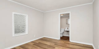 Welcome to your charming new home in the heart of Charlotte! Gallery 21