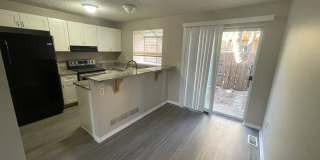 2 Bedroom 2 Bathroom Townhouse Near Quincy and Buckley!! Gallery 1
