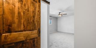 Updated 2BD Townhome | Private Patio | Community Amen Gallery 13