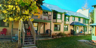 Three bedroom condo in Town Gallery 1