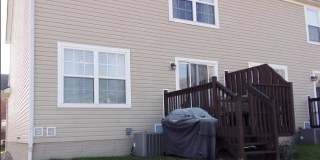 Beautiful end condo in great Powell location!! Gallery 31